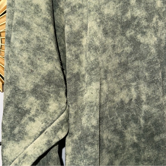 Acid Wash Round Neck Woman's Sweatshirt - Picture 2 of 7